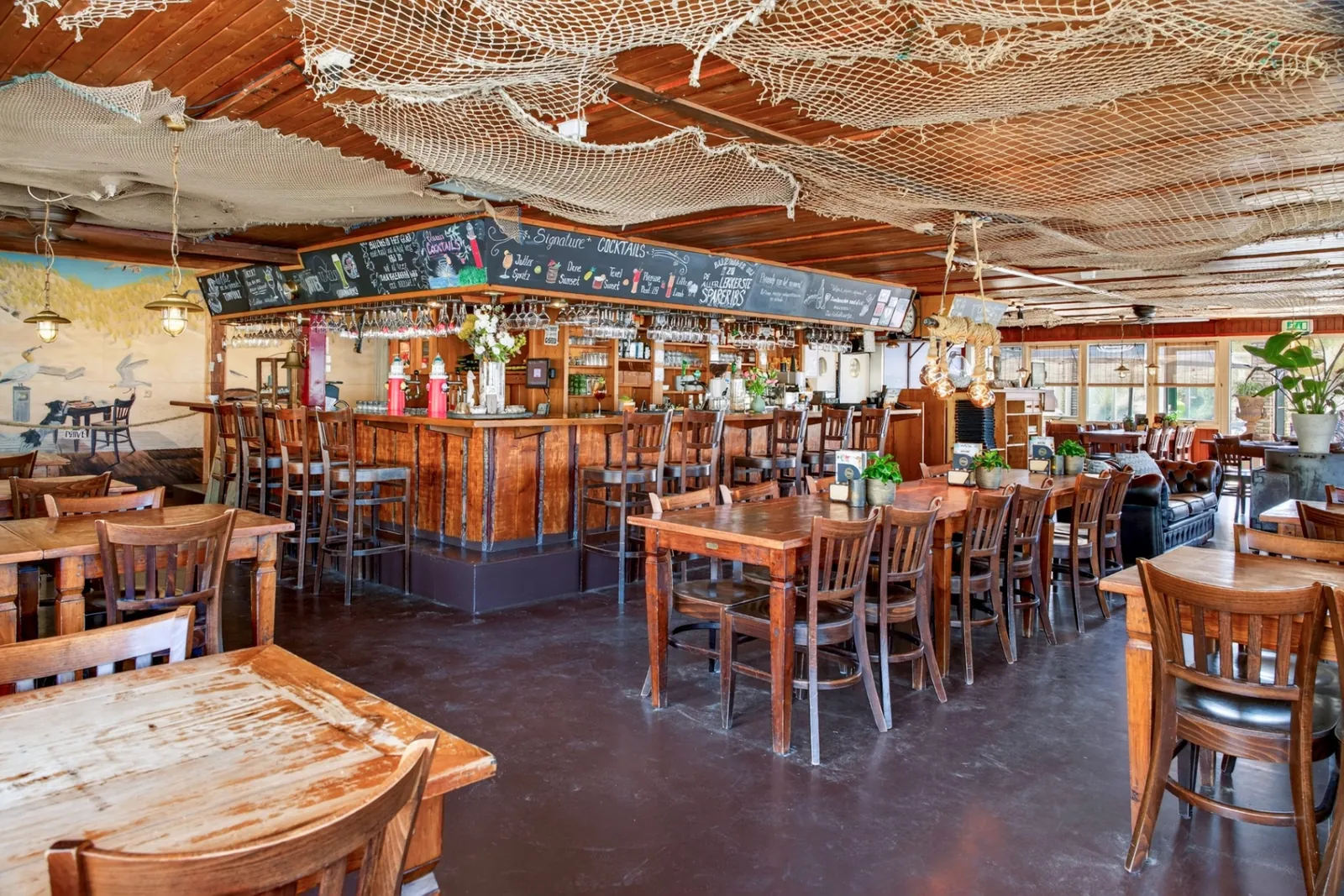De bar van Paal 28