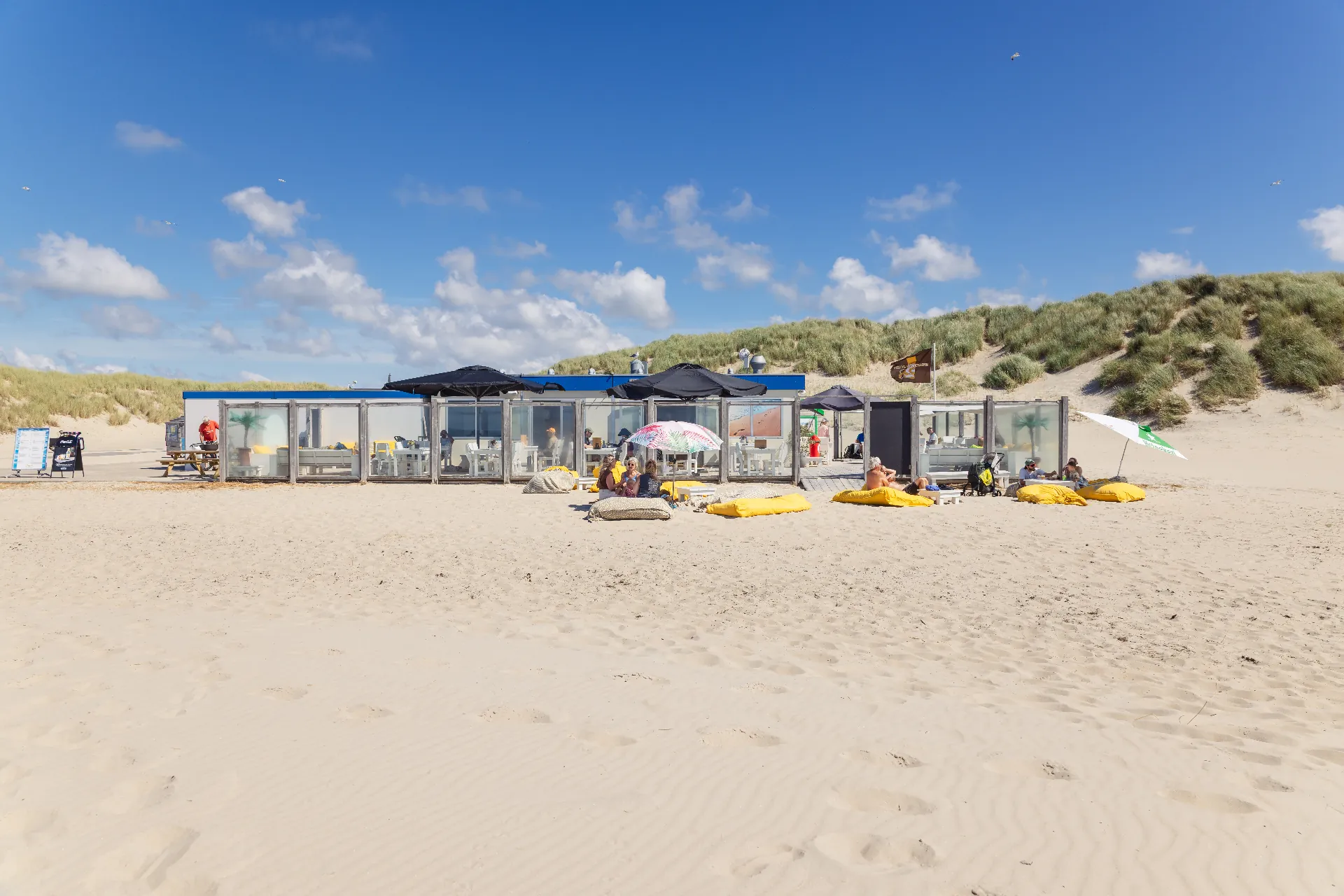 't Strandhuus zwischen den Dünen auf Texel